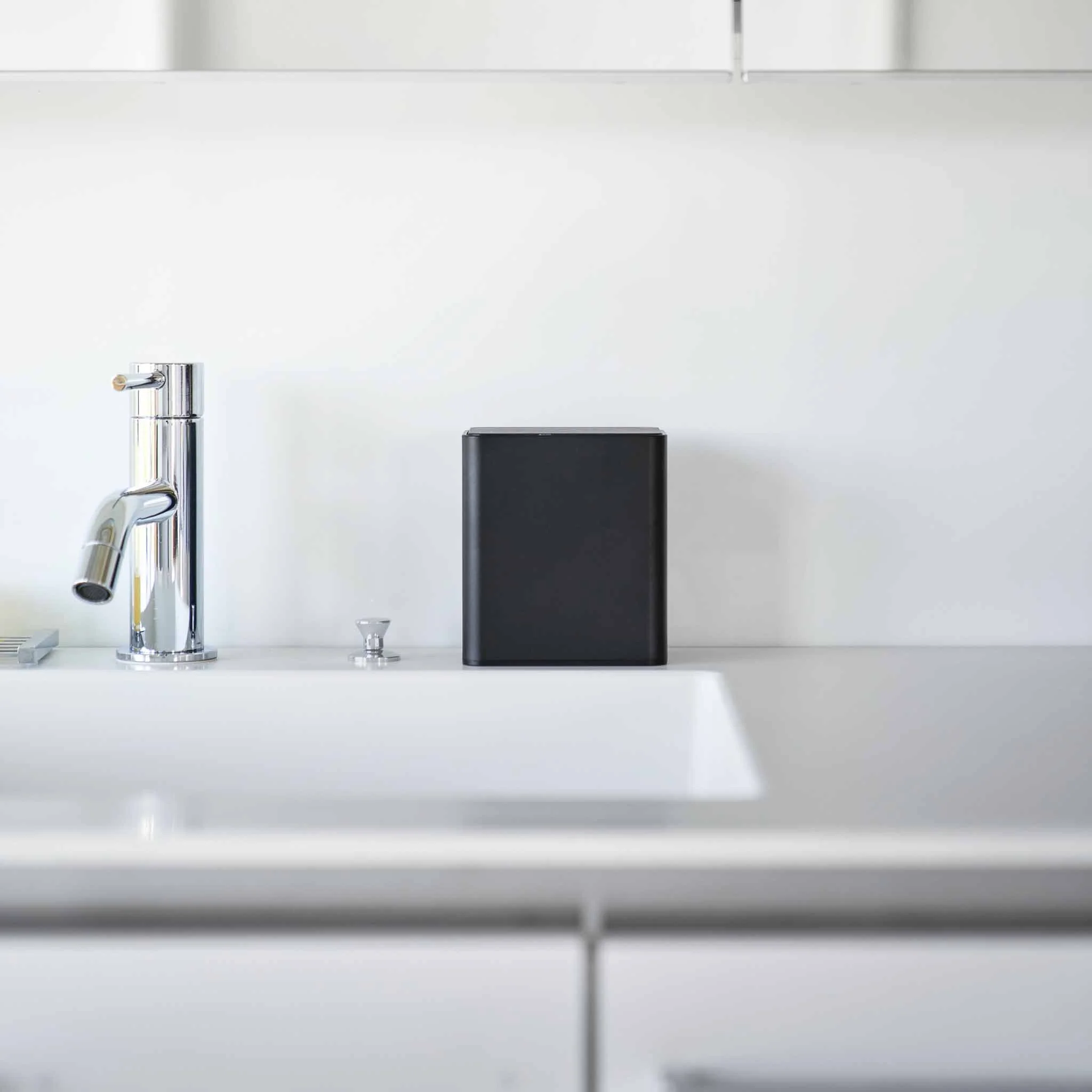 Push-Lid Storage Case - Image 19