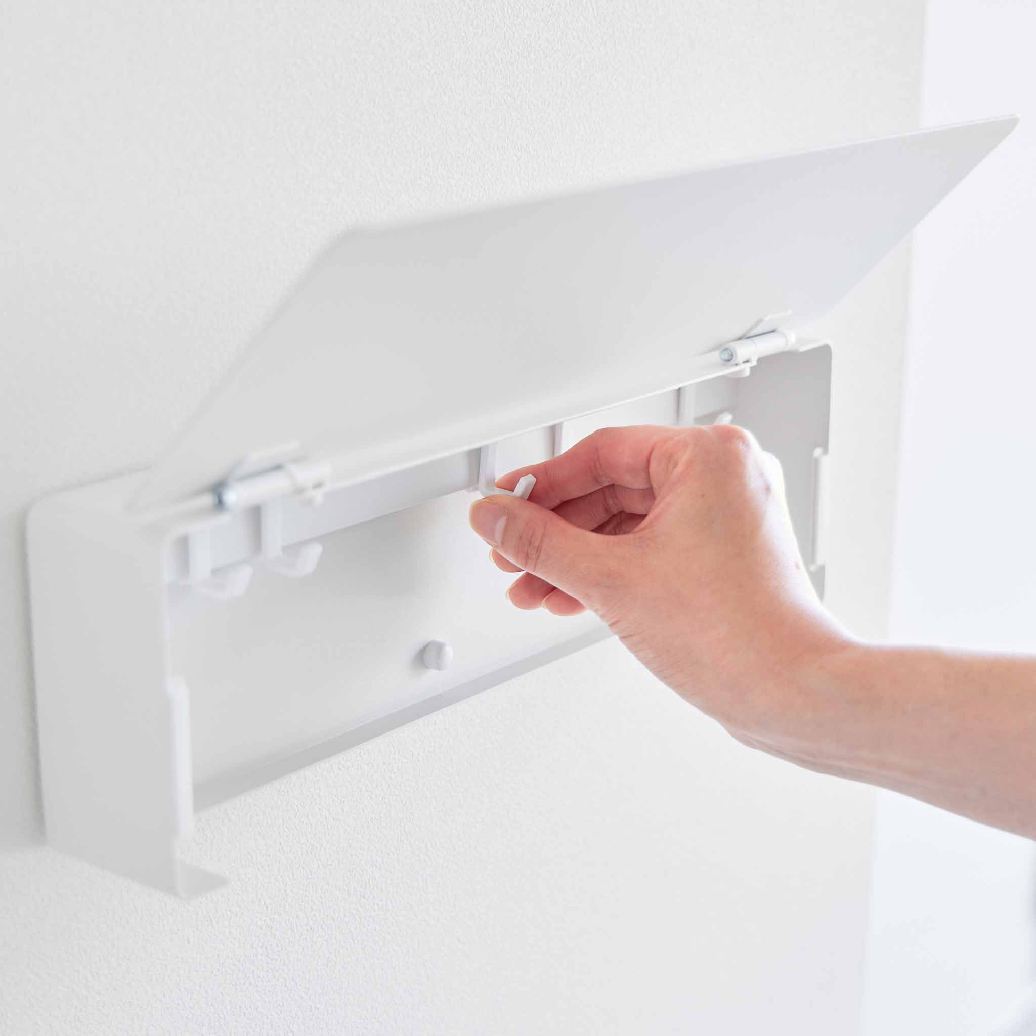 Wide Wall-Mounted Key Box - Image 4