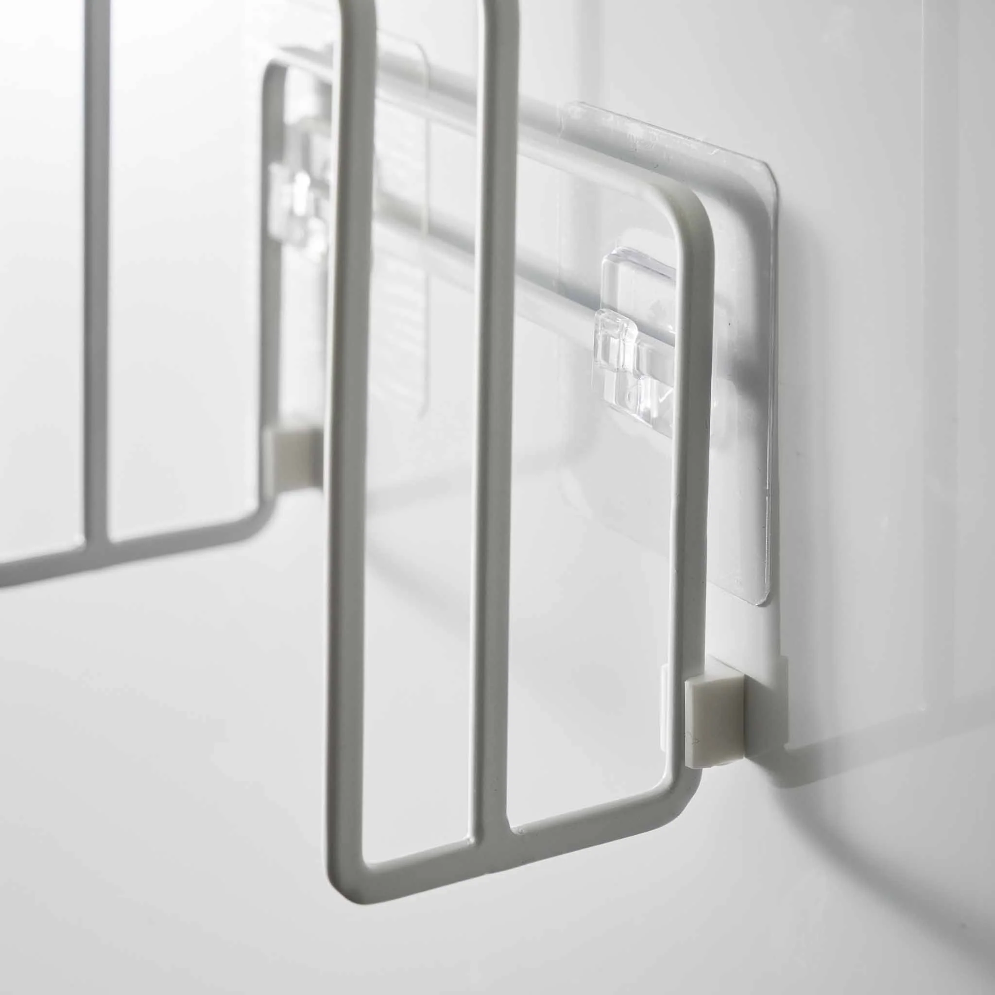 Film Hook Self-Adhesive Cutting Board Holder - Image 4