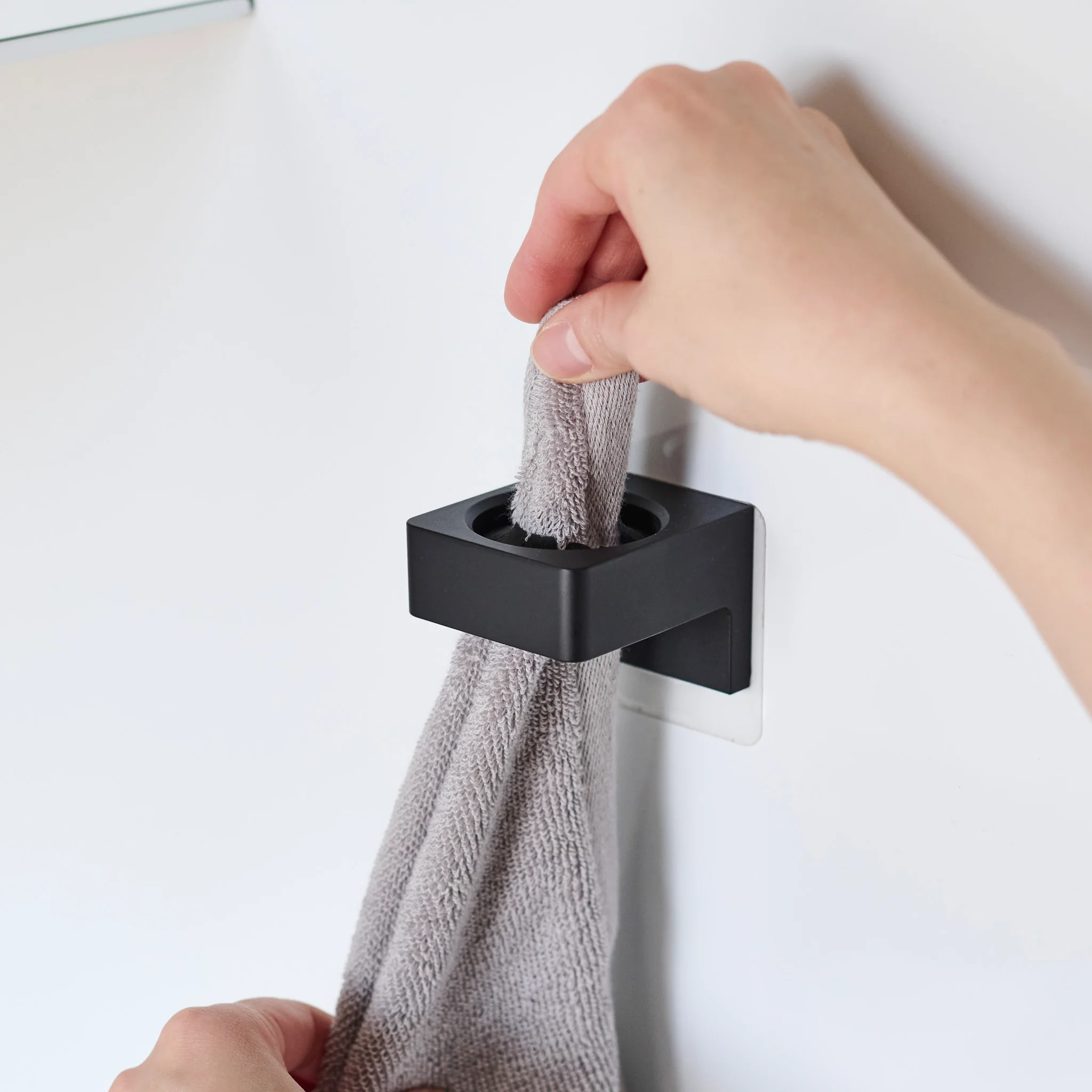Film Hook Self-Adhesive Multi-Use Ring - Image 16