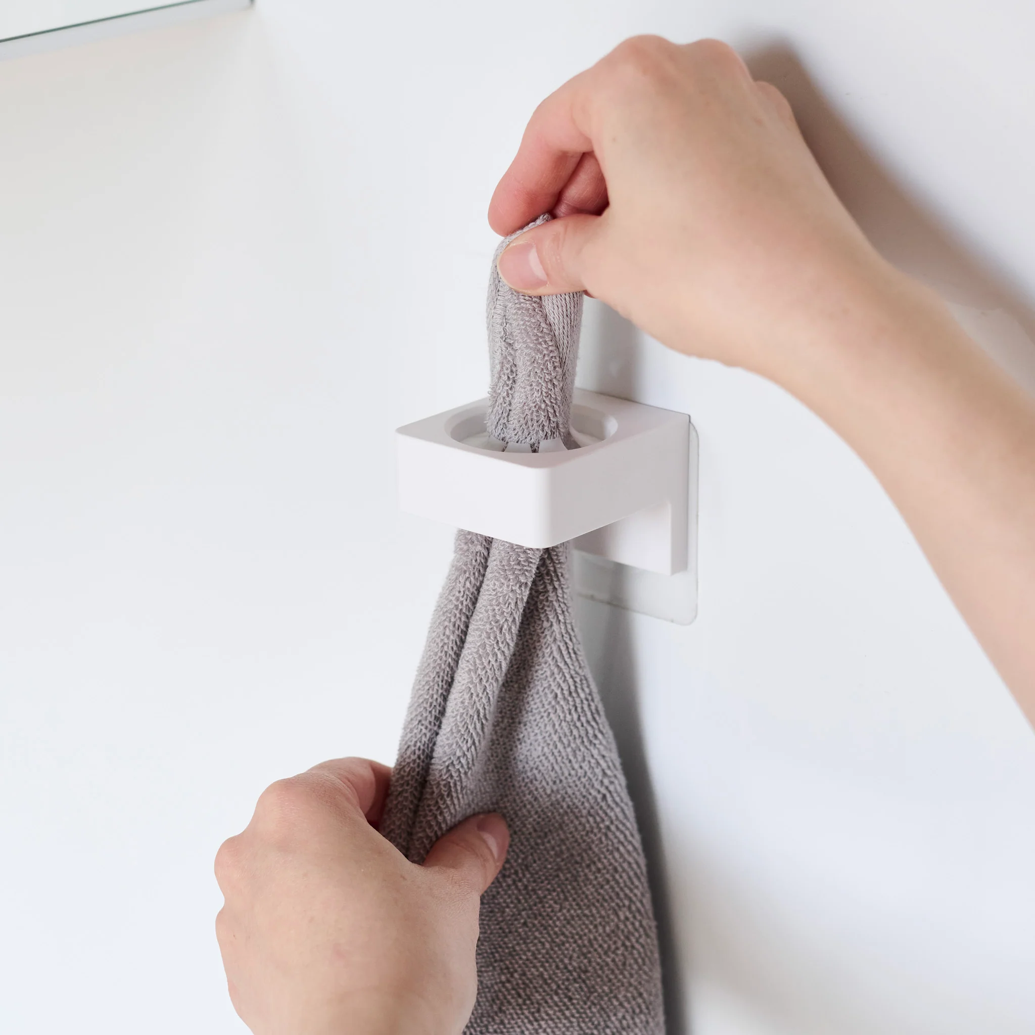 Film Hook Self-Adhesive Multi-Use Ring - Image 7