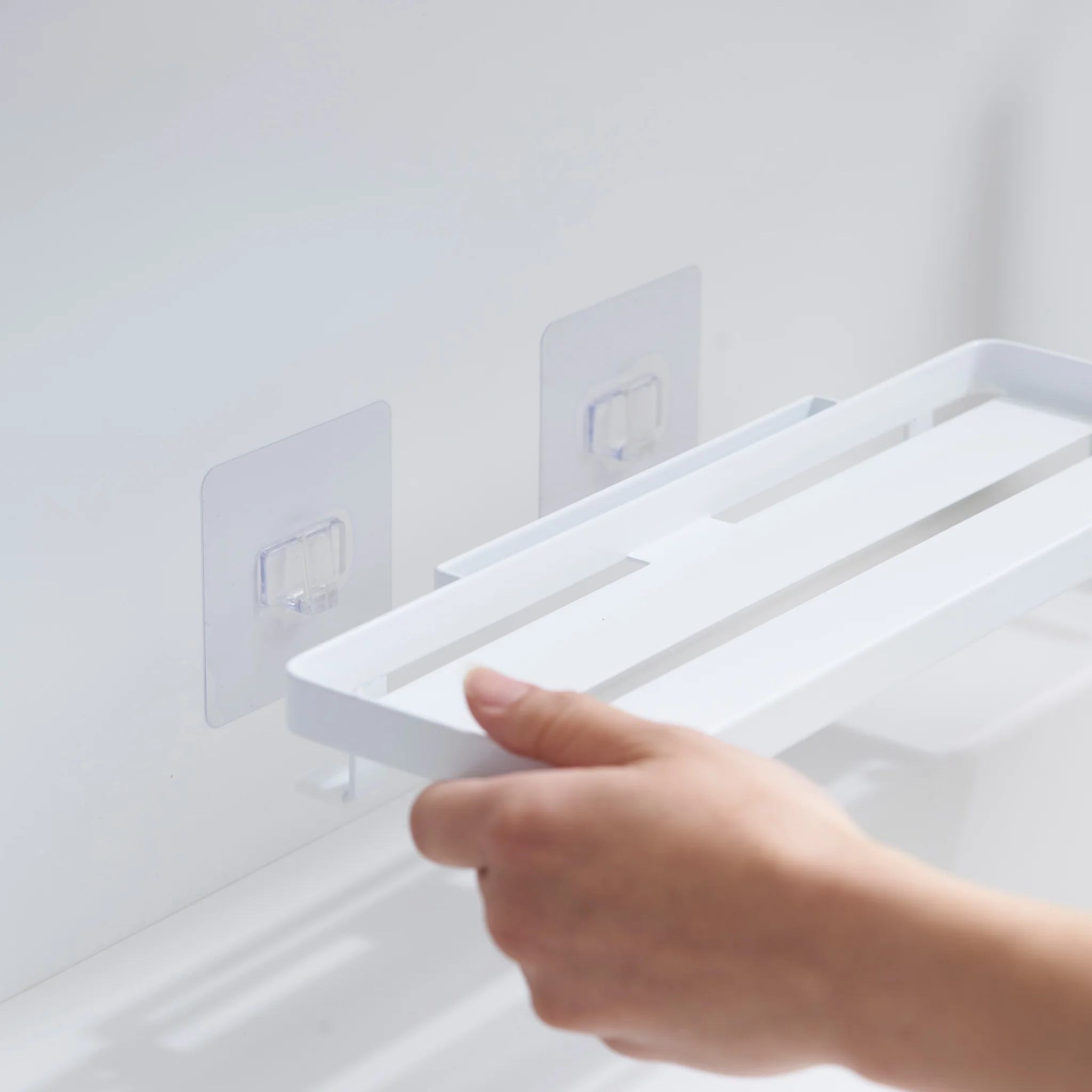 Film Hook Self-Adhesive Sanitary Tray - Image 5