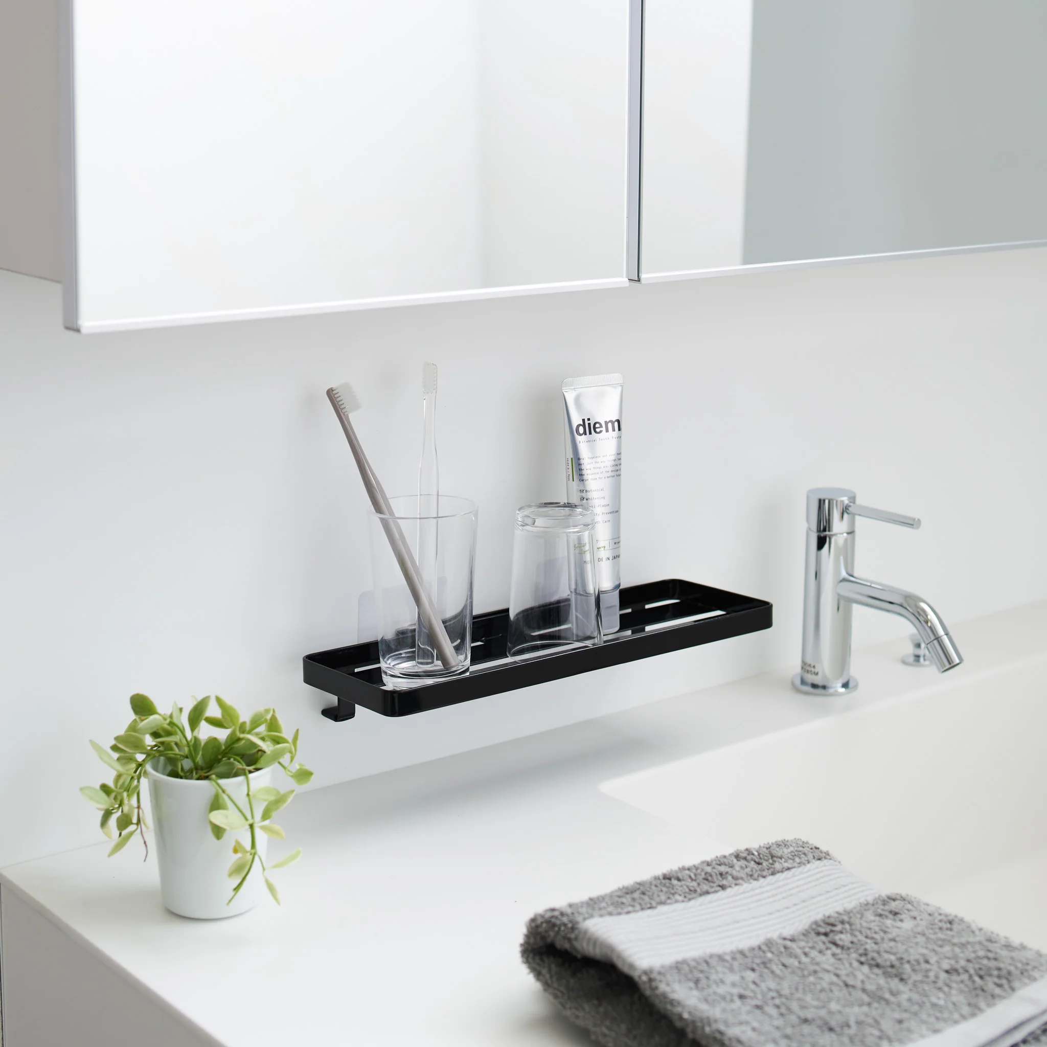 Film Hook Self-Adhesive Sanitary Tray - Image 8