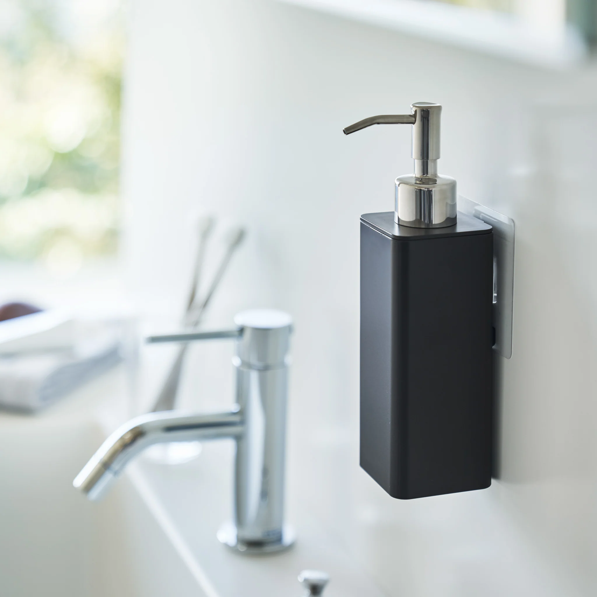 Film Hook Self-Adhesive Soap Dispenser - Image 10