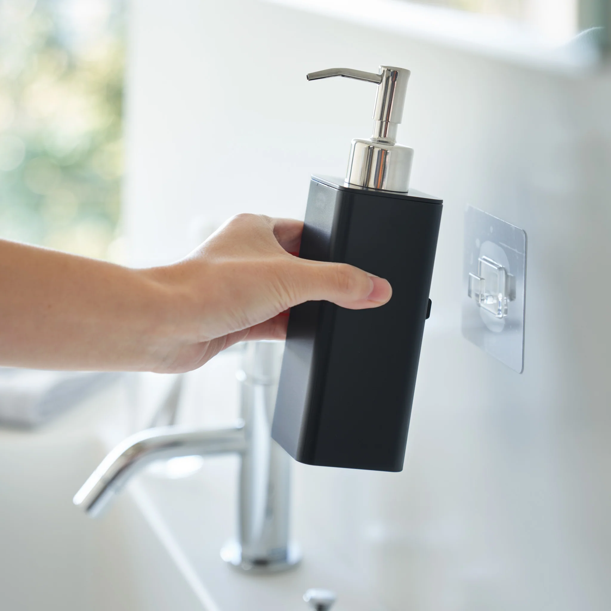 Film Hook Self-Adhesive Soap Dispenser - Image 12