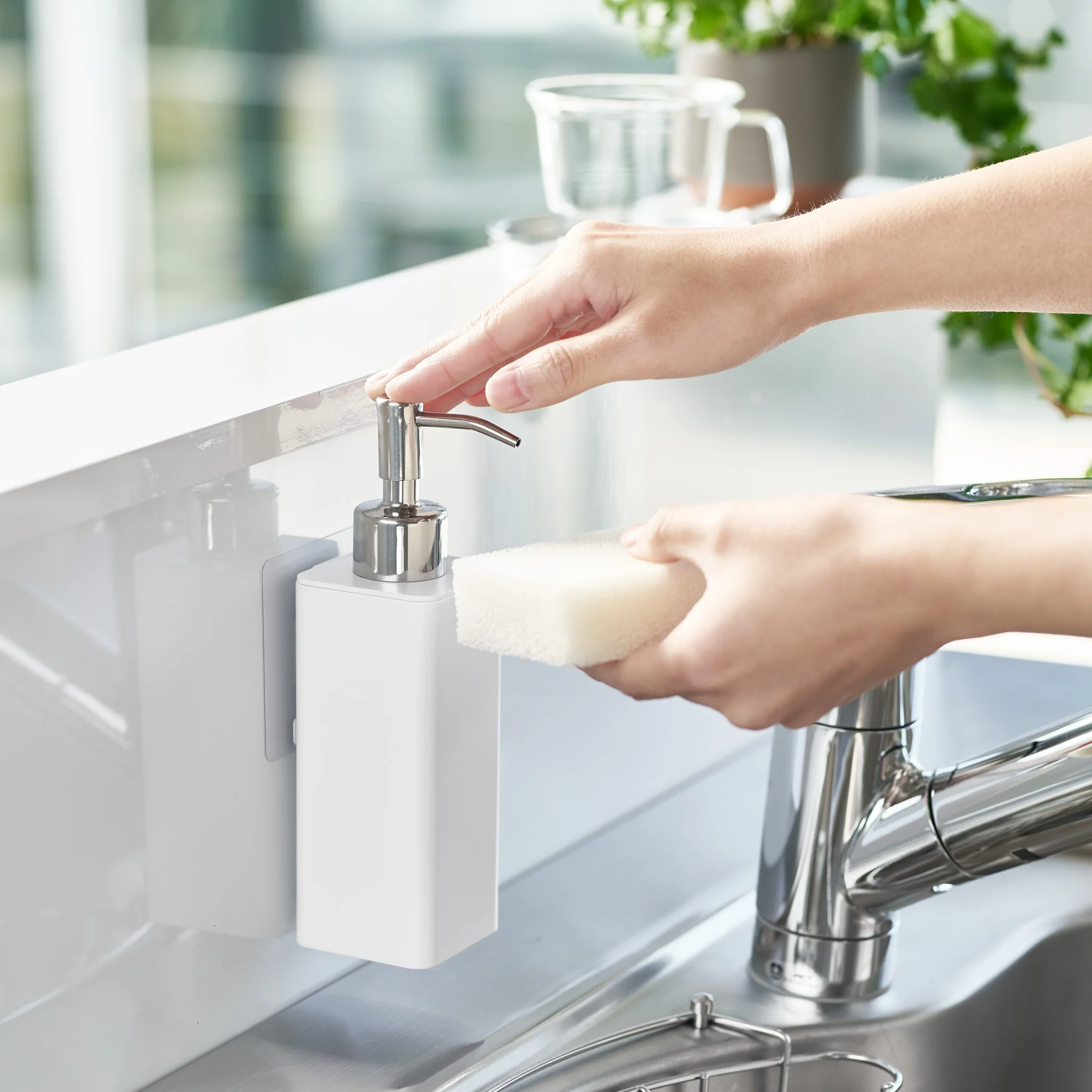 Film Hook Self-Adhesive Soap Dispenser - Image 8