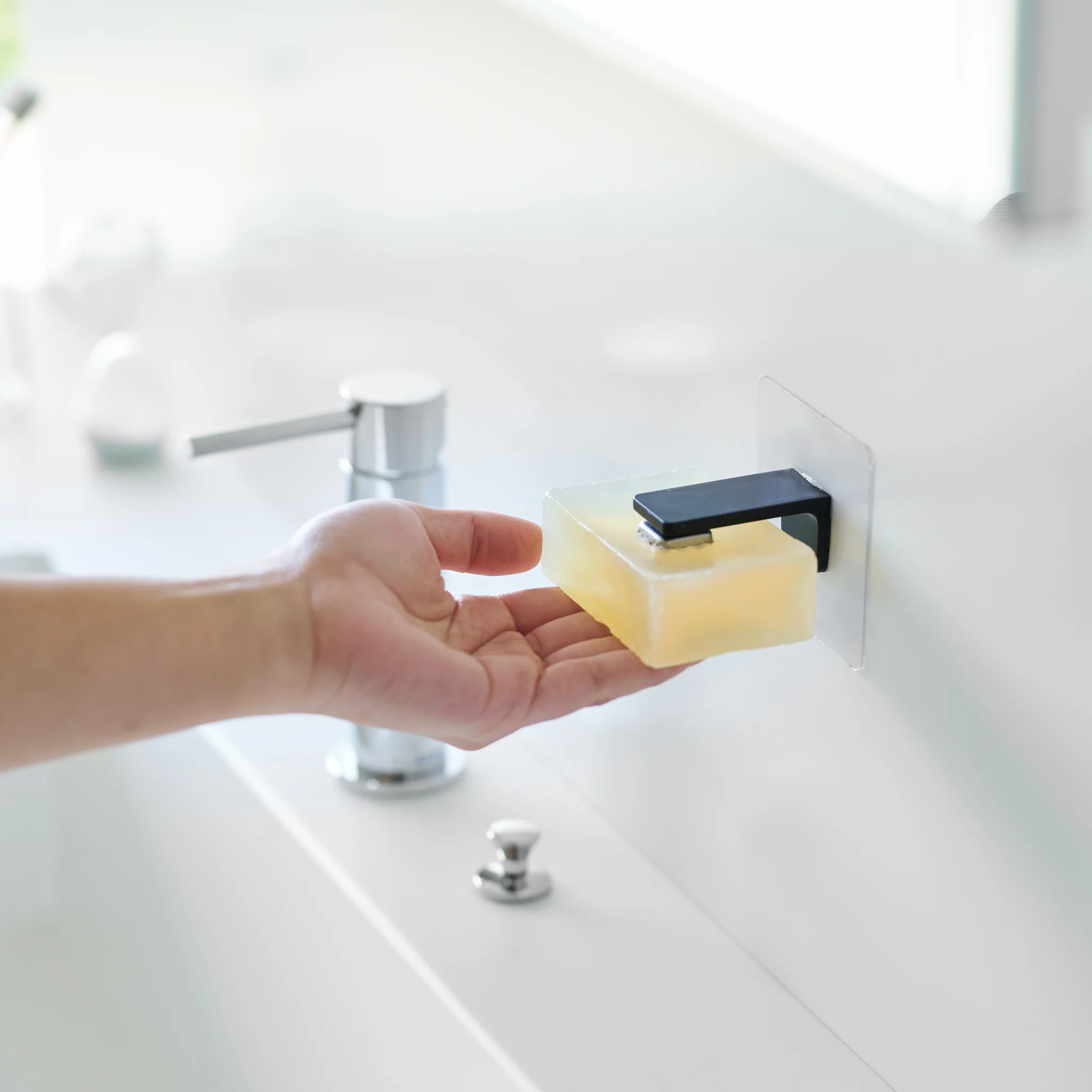 Film Hook Self-Adhesive Soap Holder with Magnet - Image 10