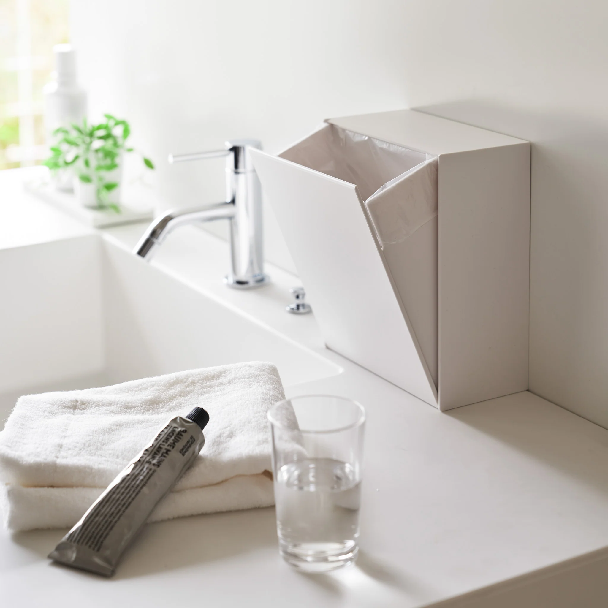 Film Hook Self-Adhesive Storage Box - Image 3