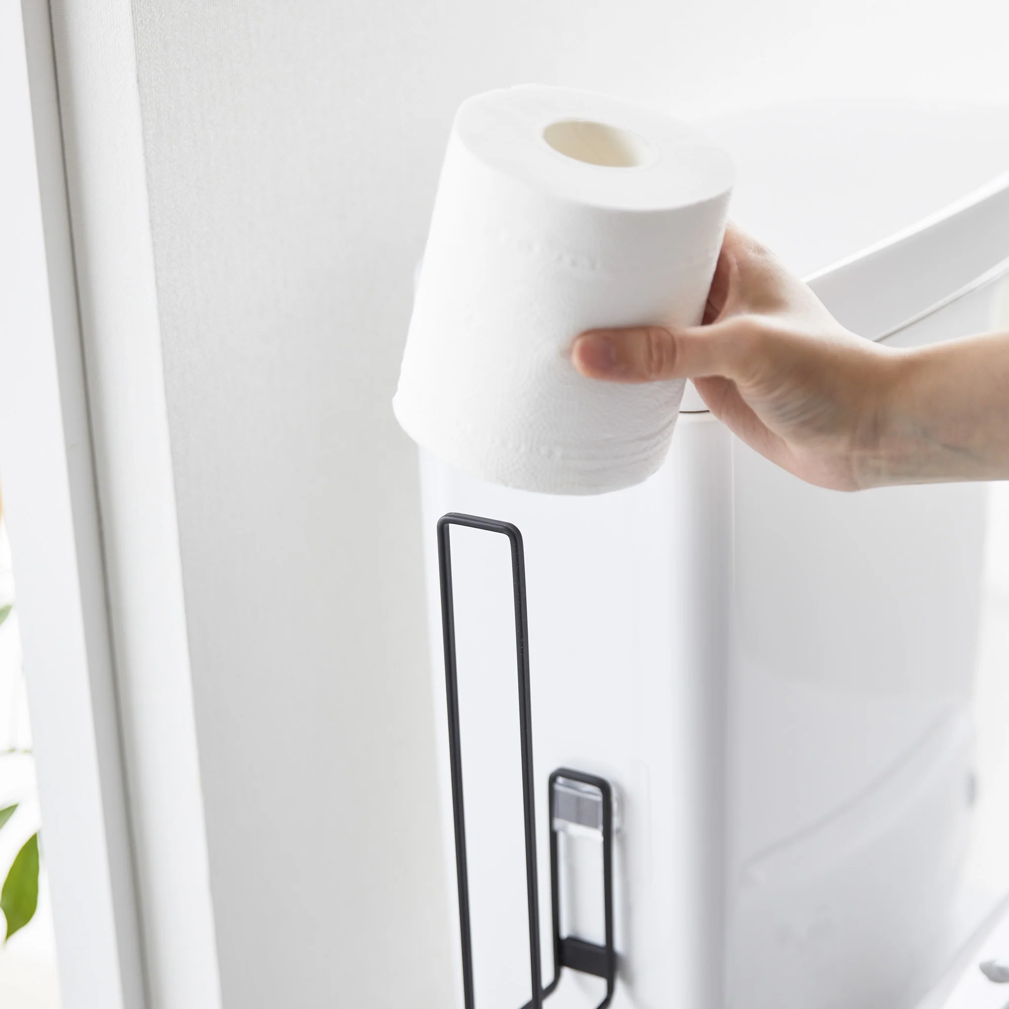 Film Hook Self-Adhesive Toilet Paper Holder - Image 13