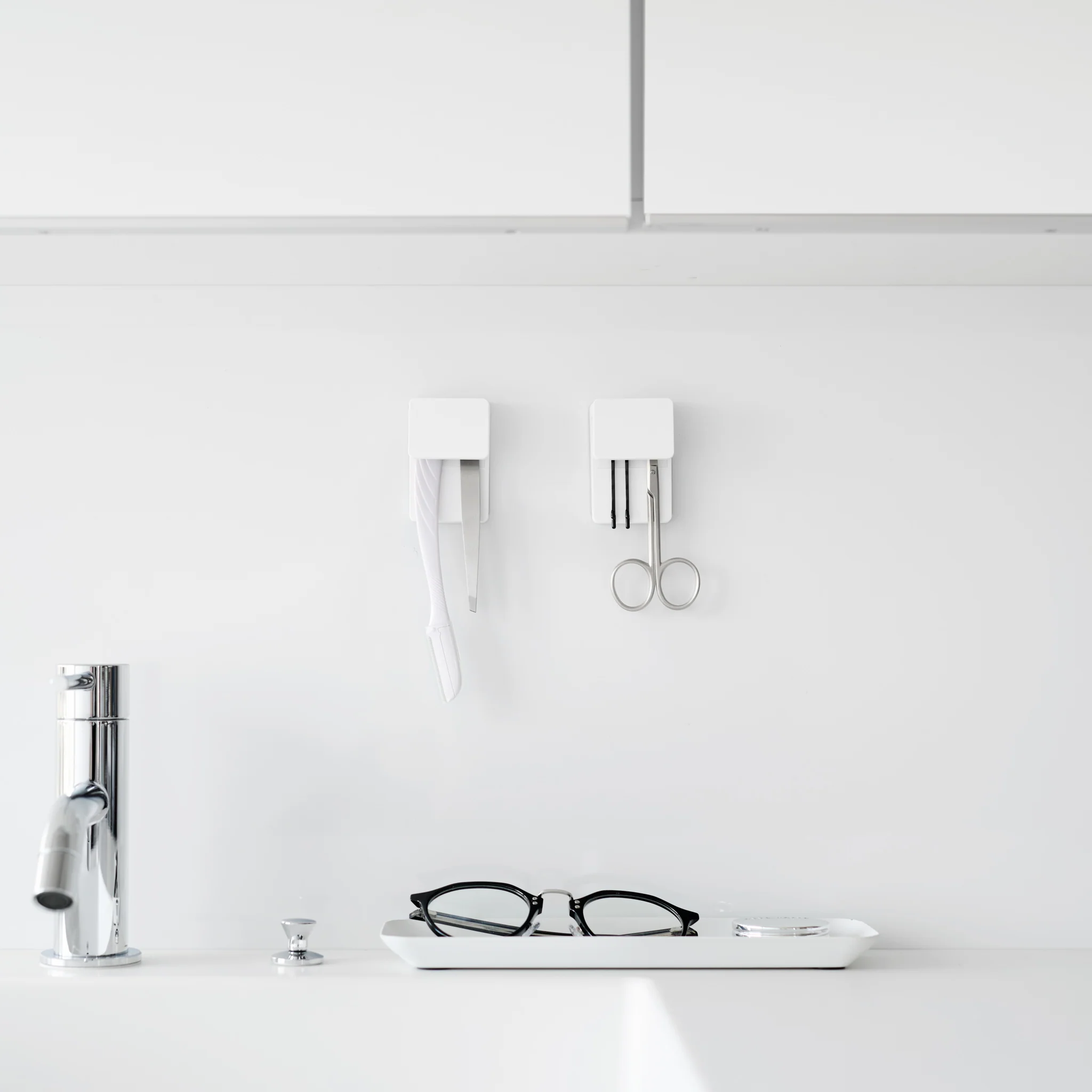 Film Hook Self-Adhesive Toothbrush & Toothpaste Holder (Set of 2) - Image 6