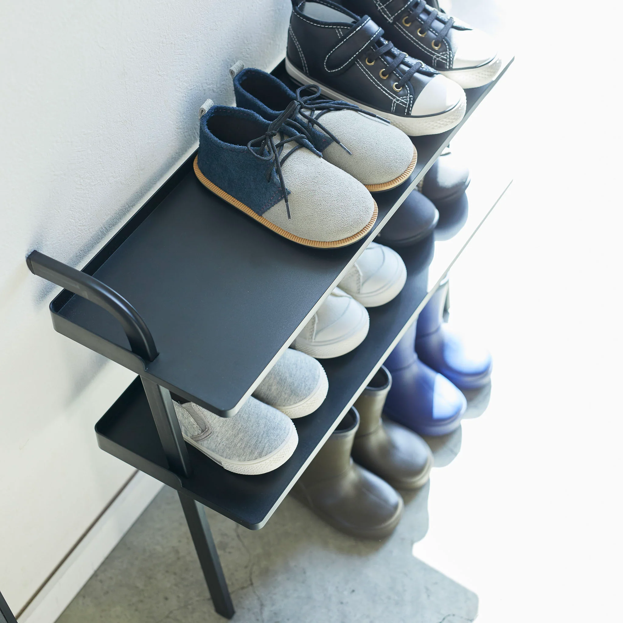 Kids Leaning Shoe Rack - Image 10