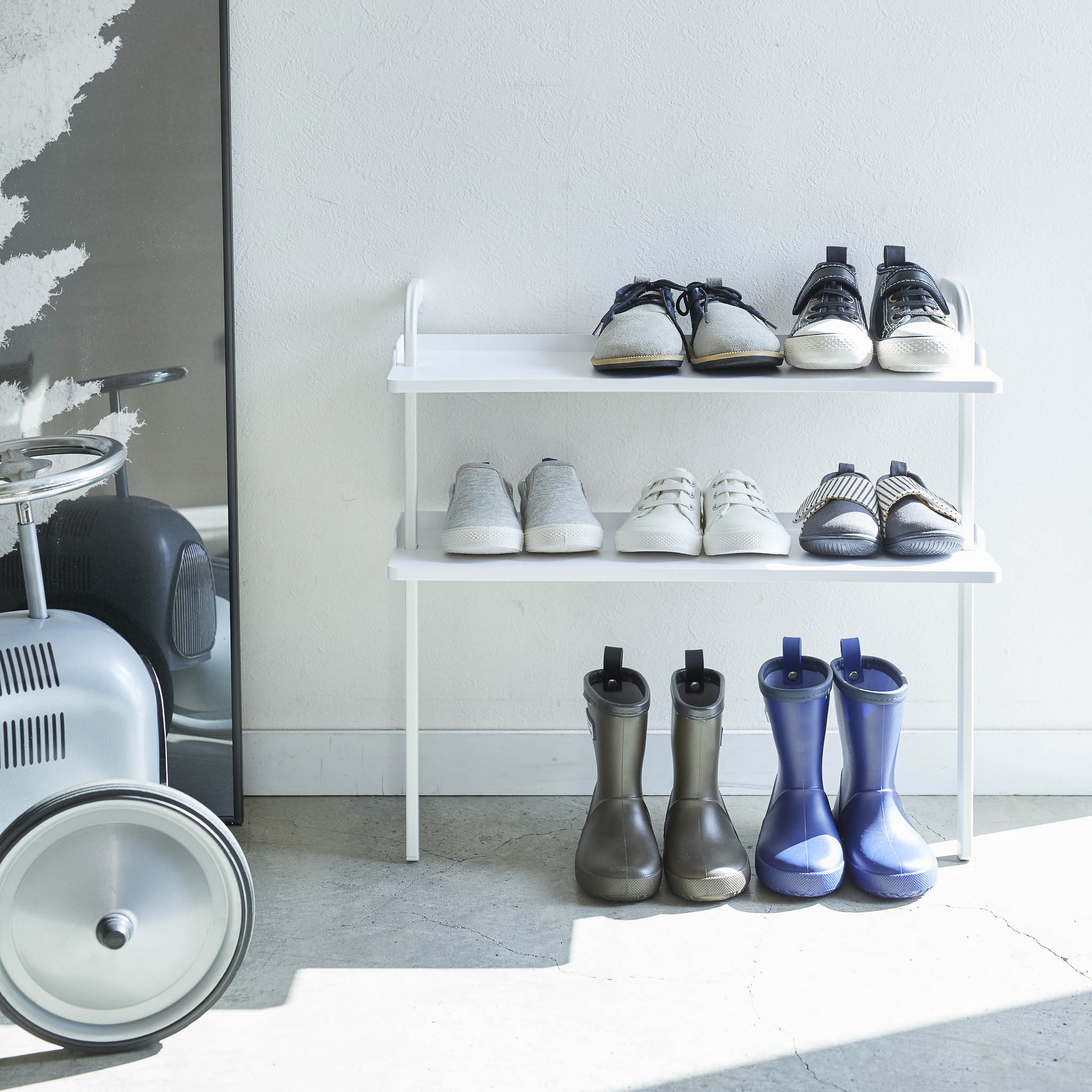 Kids Leaning Shoe Rack - Image 3