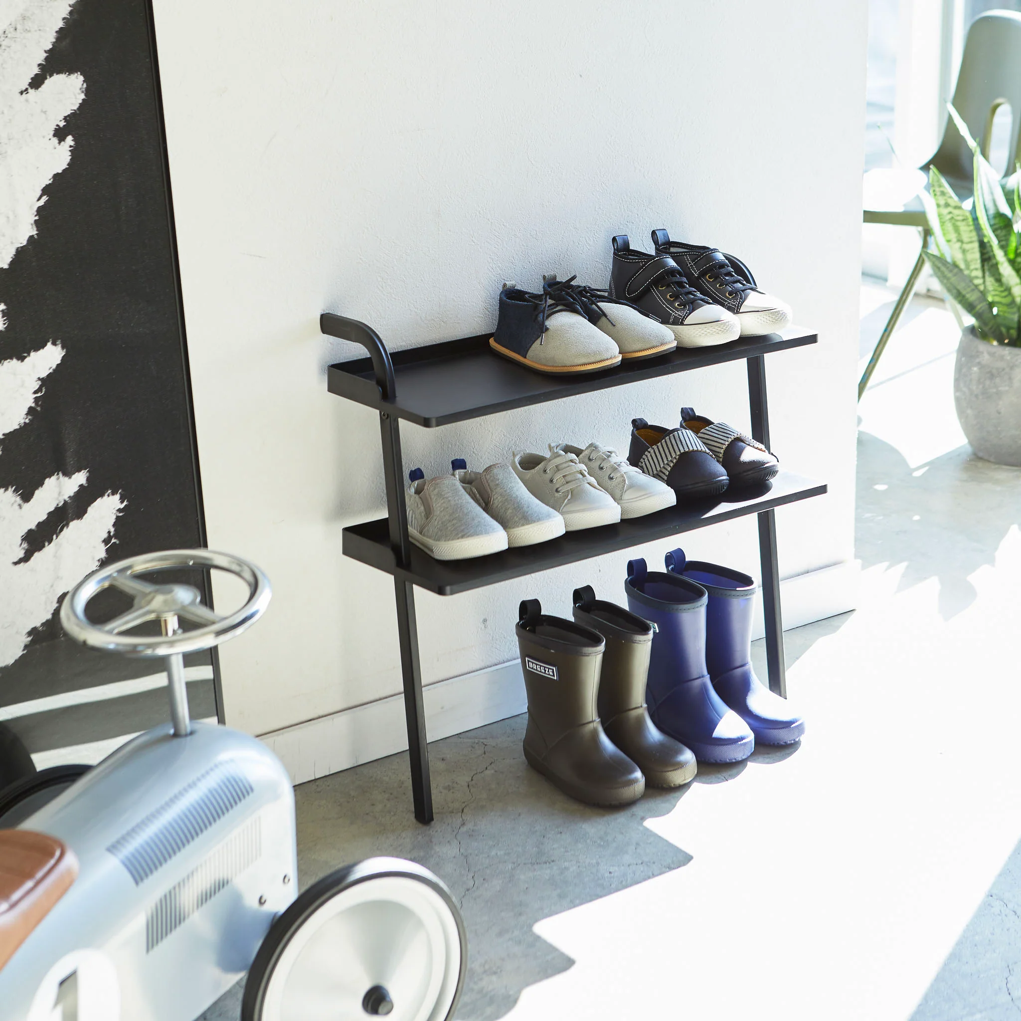 Kids Leaning Shoe Rack - Image 8