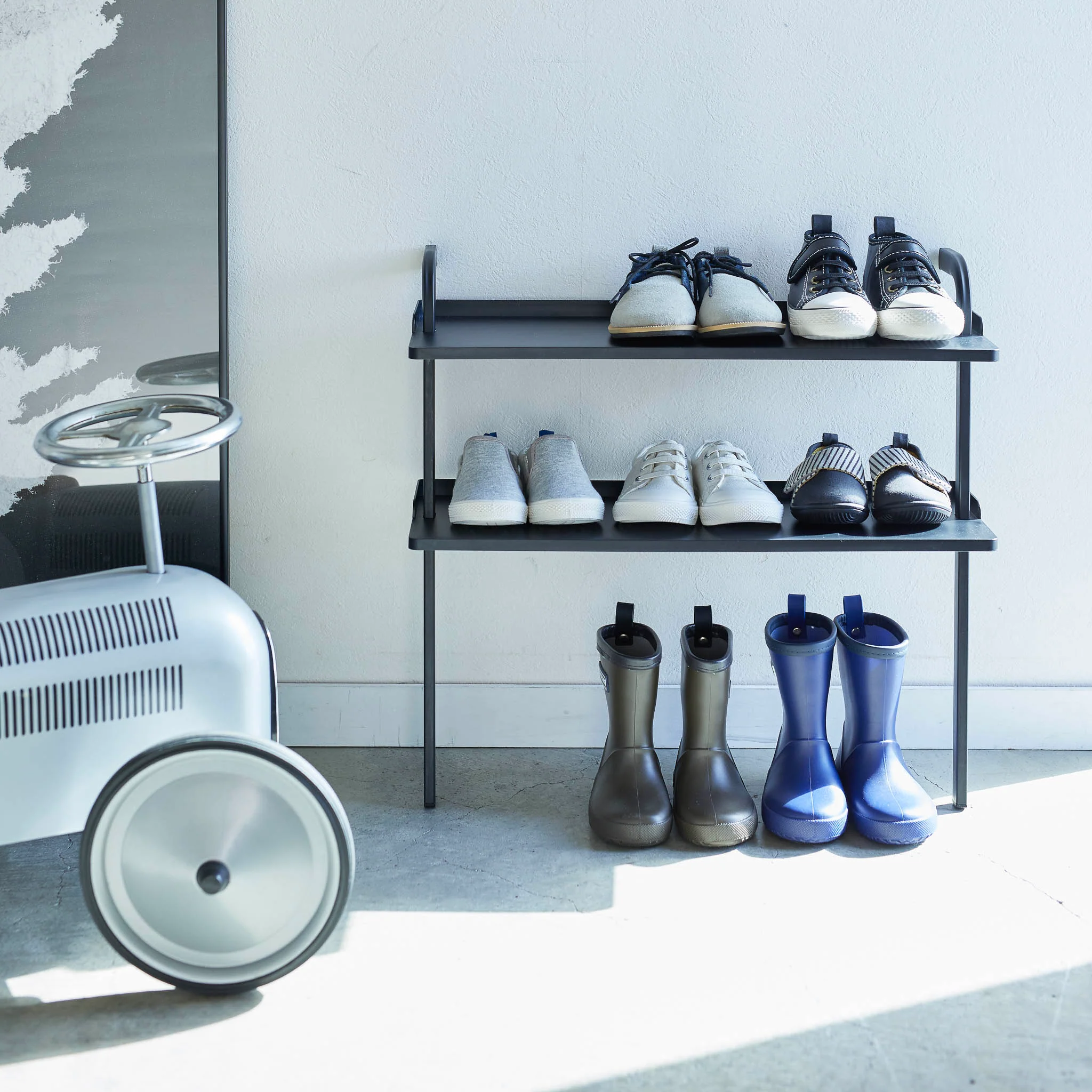 Kids Leaning Shoe Rack - Image 9