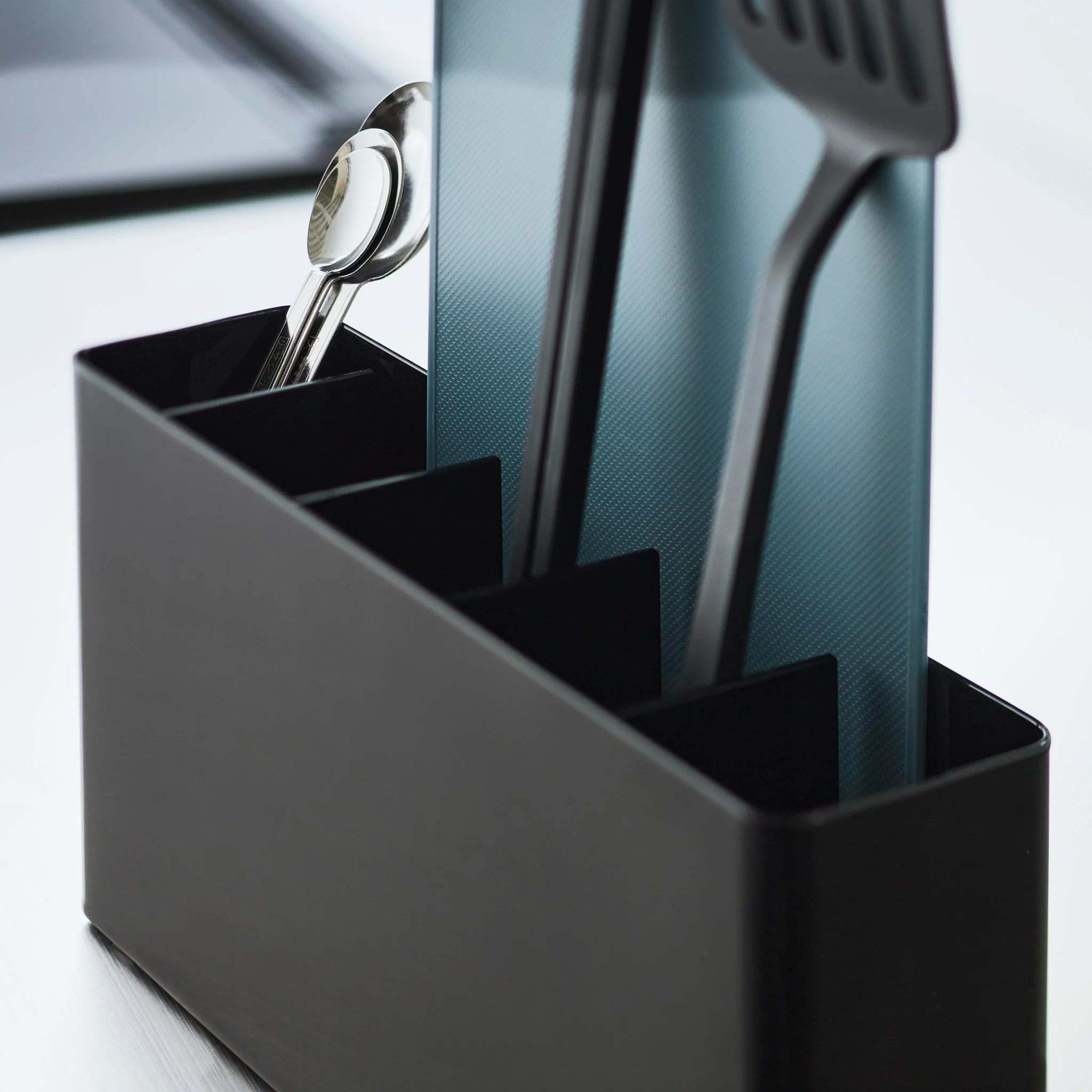 Kitchen Tool & Cutting Board Holder - Image 12