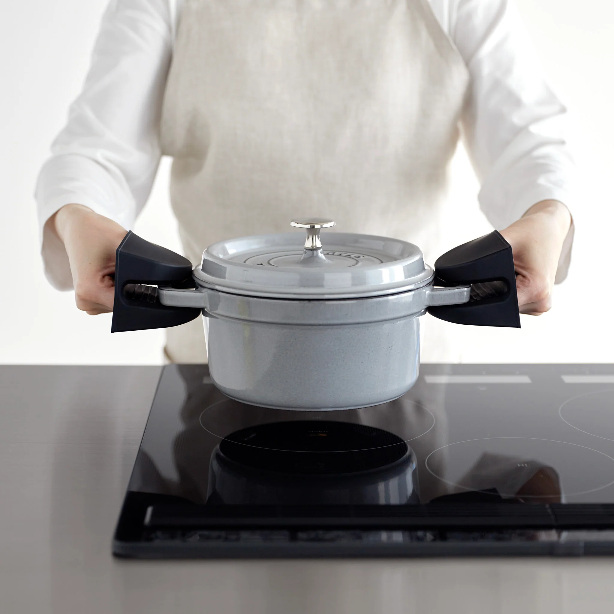 Magnetic Silicone Pot Holders (Set of 2) - Image 8