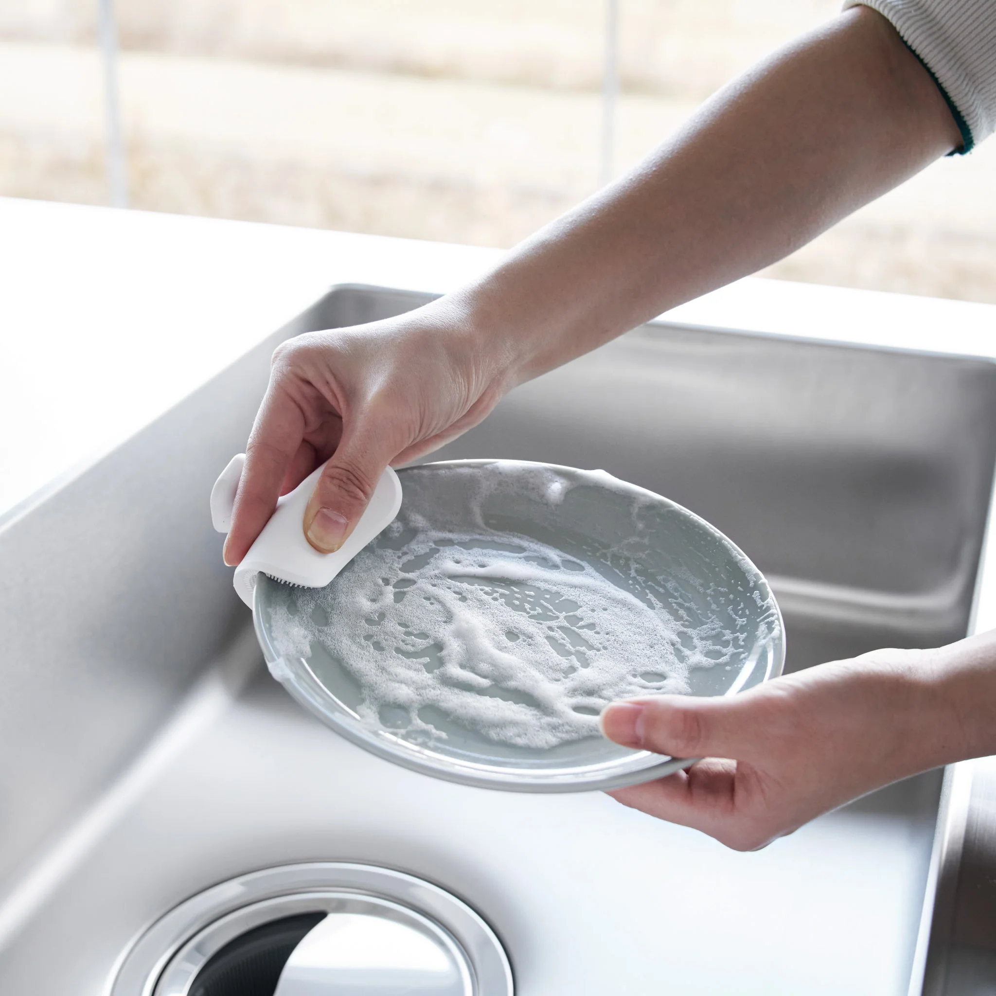 Magnetic Silicone Sponge - Image 9