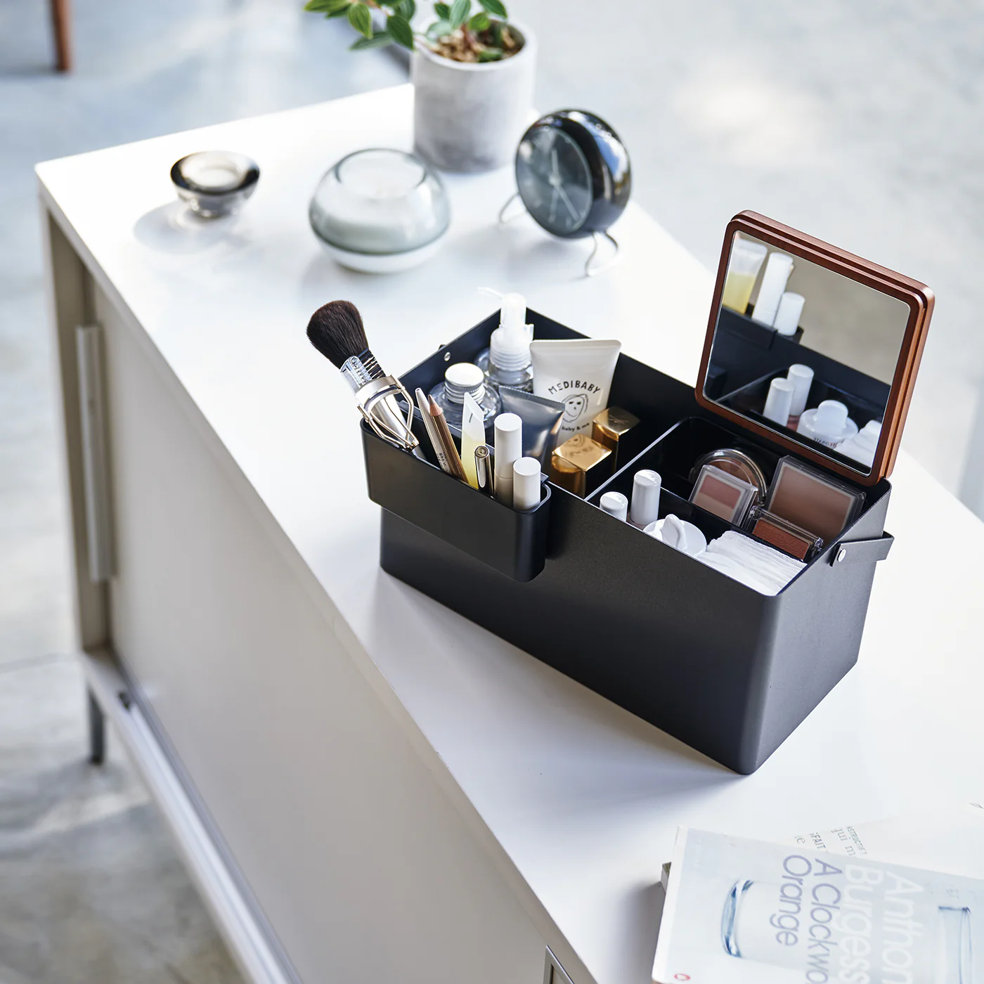 Makeup Box - Image 11