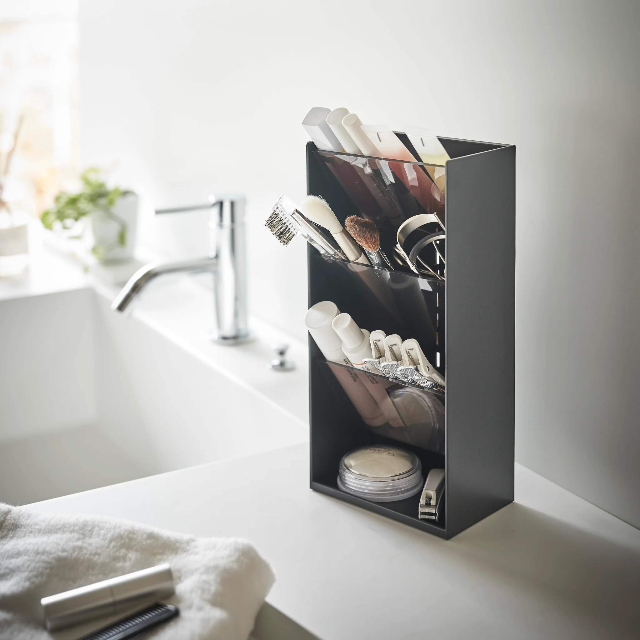 Makeup Storage Case - Image 13