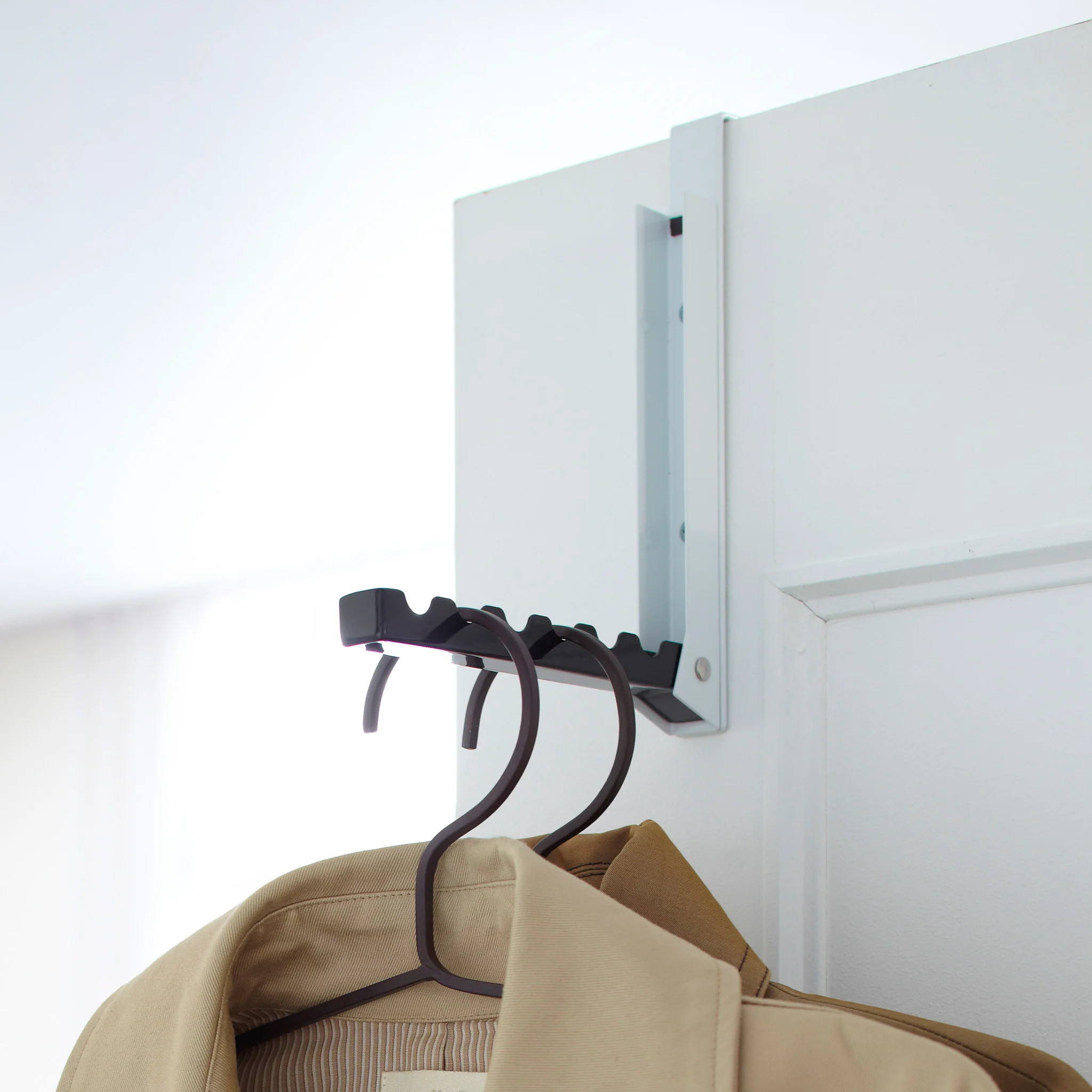 Foldable Over-The-Door Hanger - Image 9