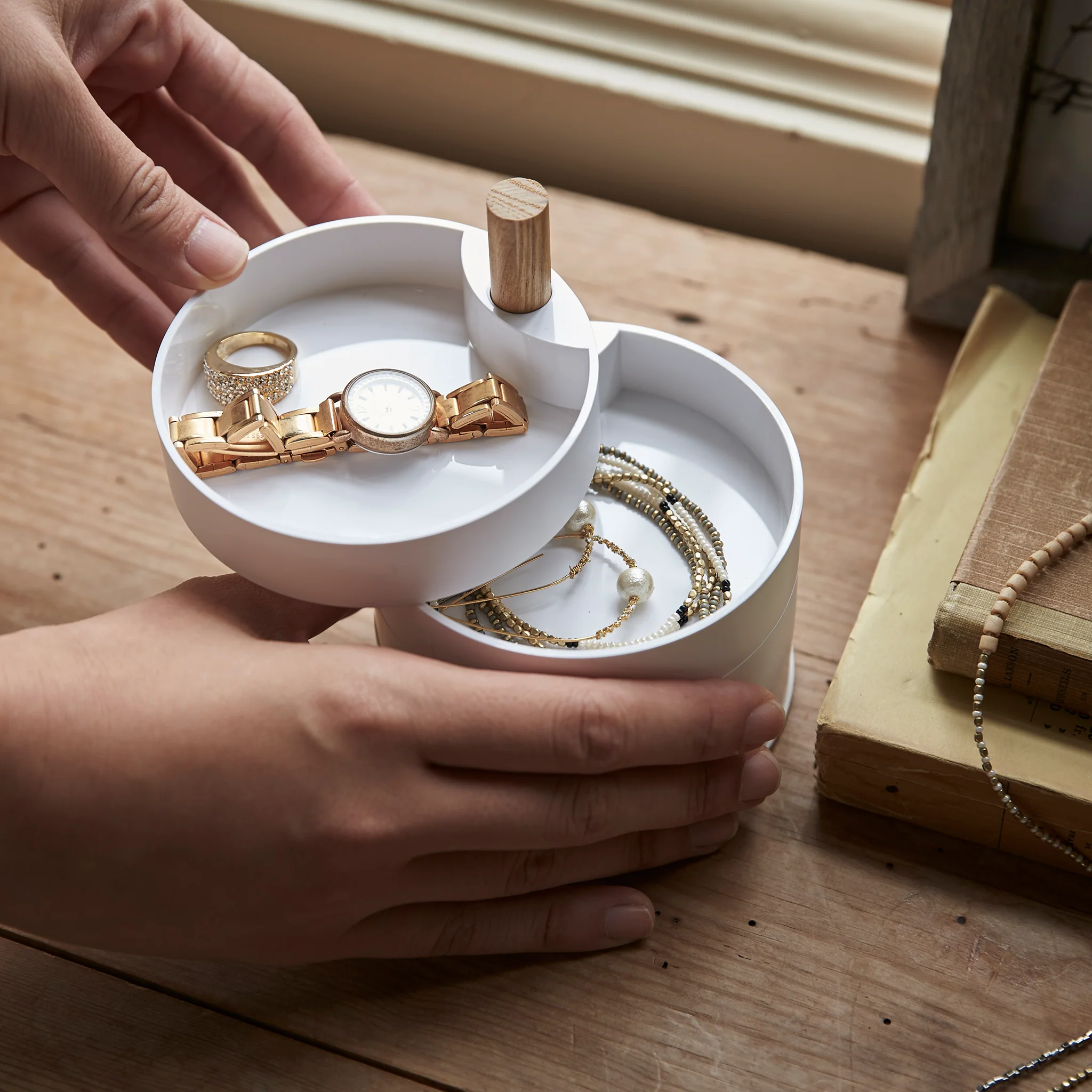 4-Tiered Accessory Box - Image 4