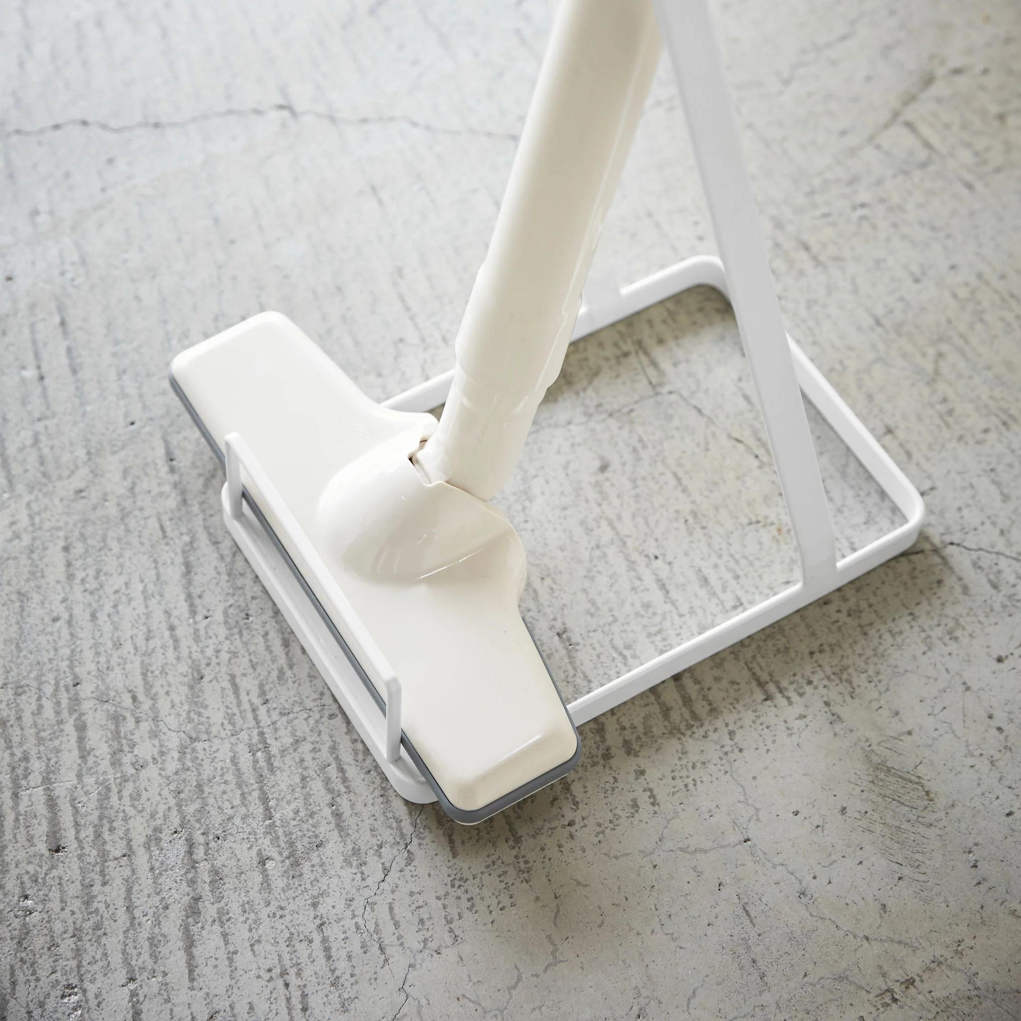 Vacuum Cleaner Stand - Image 3