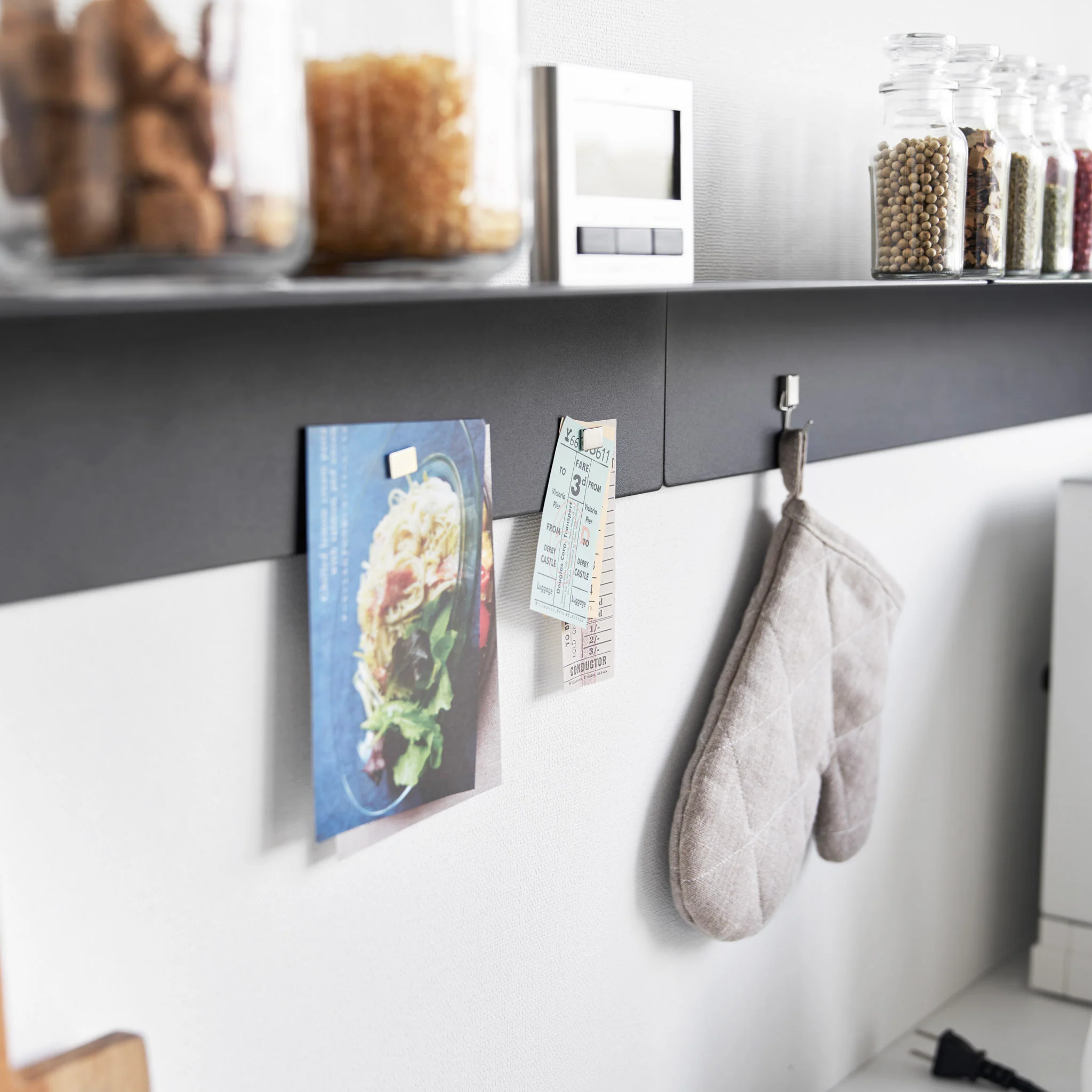 Wall-Mounted Shelf with Magnetic Panel (90 cm) - Image 17